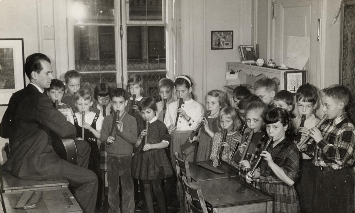 Teaching philosophy in Europe and North America